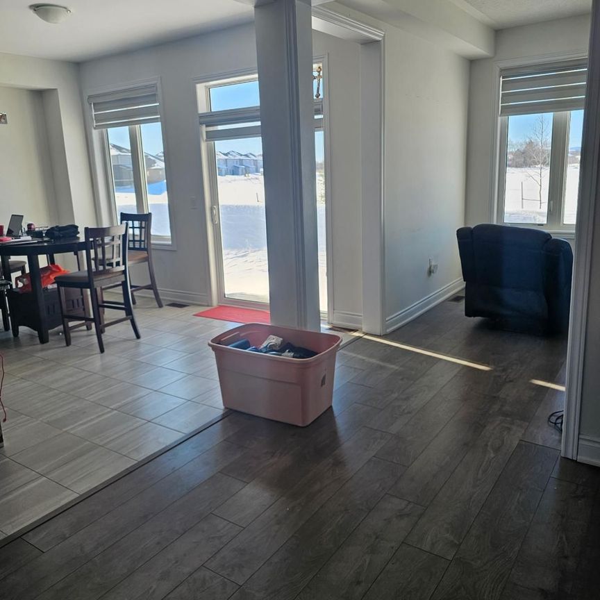 For Lease - 37 Union Boulevard, Wasaga Beach, Ontario - Photo 1