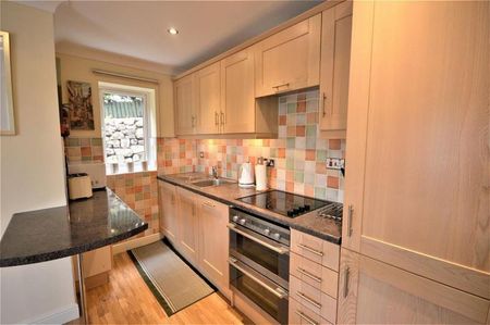 1 Bedroom Apartment To Let - Photo 3