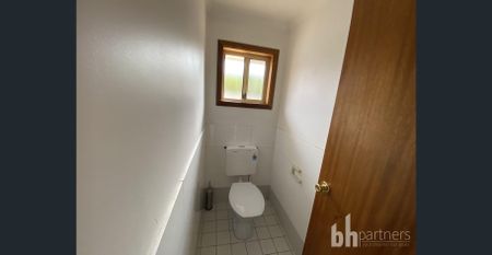 Neat & Tidy Villa Situated in a Prime Location in Renmark Town Centre - Photo 5