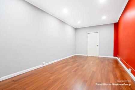 Generous family sized 3 bed townhome in Newington Mews - Photo 5