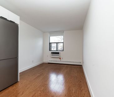 798 Richmond Street West - Photo 3