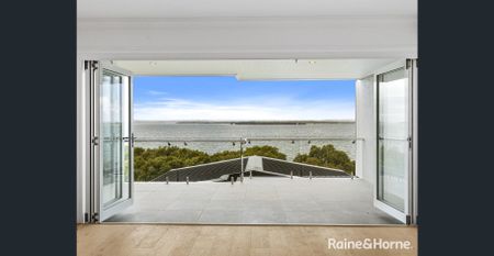 Absolute Bayside Living - Photo 2