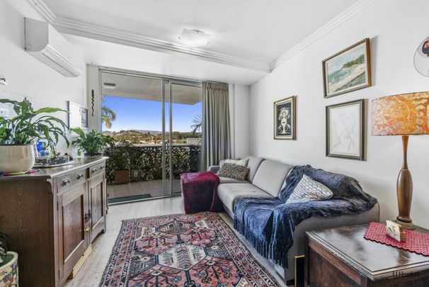 ONE BEDROOM APARTMENT - HEART OF PALM BEACH - Photo 1