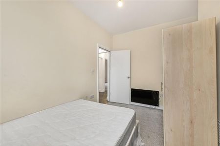 4 bedroom flat to rent - Photo 5