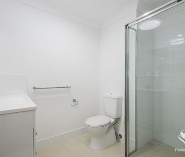 Near new townhouse for rent - Photo 3