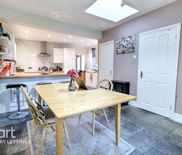 2 bedroom semi-detached house to rent - Photo 5