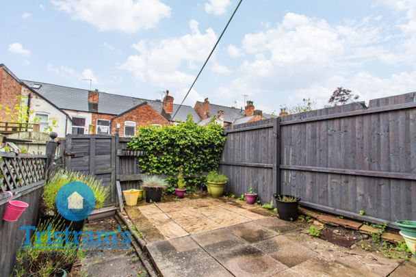 2 bed Mid Terraced House for Rent - Photo 1