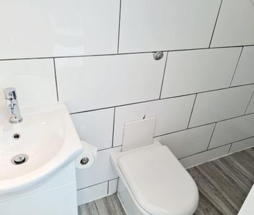 1 bedroom in a house share to rent - Photo 6