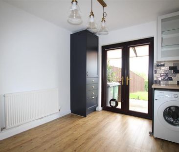 3 bedroom townhouse to rent - Photo 6