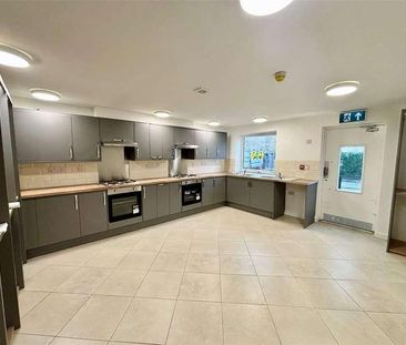 Hollow Way, Cowley, Oxford, Oxfordshire, OX4 - Photo 2