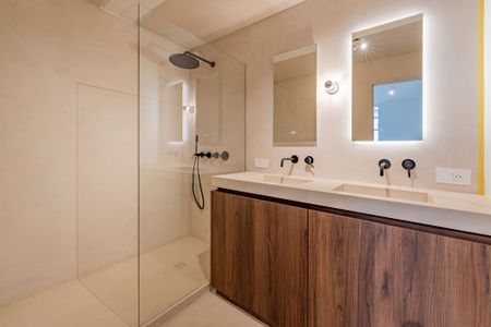 Luxueus gerenoveerd appartement aan de reien in het hart van Brugge - Photo 4