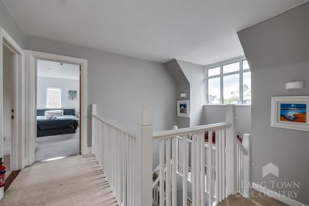 4 bedroom detached house to rent - Photo 4