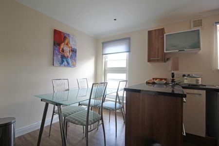3 bedroom townhouse to rent - Photo 2