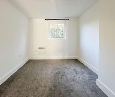 Martin Court, Hastings - Photo 2