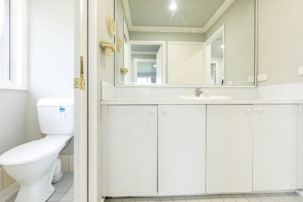 Family Home With Pool In Convenient Location! - Photo 1