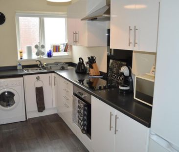 2 bedroom flat to rent - Photo 3