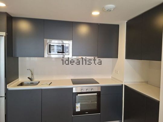 Alquiler de piso en Calle de Adolfo Marsillach - Photo 1