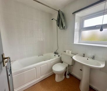 2 Bedroom Terraced To Let - Photo 3