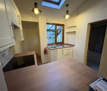 3 bedroom terraced house to rent - Photo 4