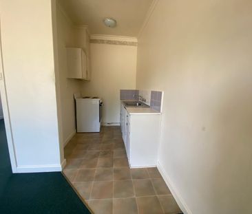 4/134 Neerim Road, Carnegie, Vic 3163 - Photo 5