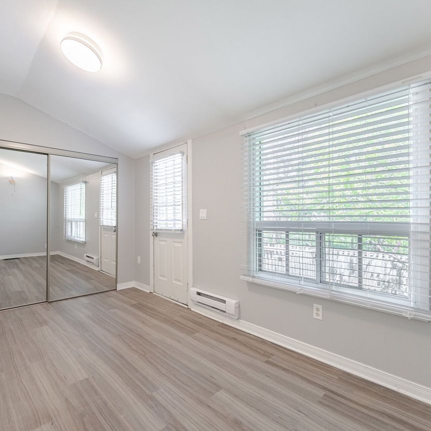 For Lease - 16 Royal Avenue, Hamilton, Ontario - Photo 1