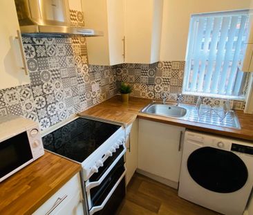 3 bedroom terraced house to rent - Photo 6