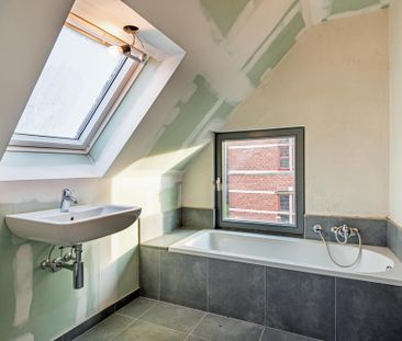 Uitzonderlijk en volledig vernieuwd duplex-appartement gelegen op d... - Photo 6