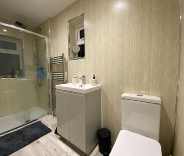 3 bedroom semi-detached house to rent - Photo 6