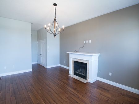 For Lease - 278 Montreal Circle, Hamilton, Ontario - Photo 2