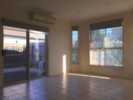 2B Kingfisher Drive, Seabrook VIC, Belconnen - Photo 3