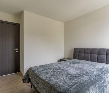 GELIJKVLOERS APPARTEMENT VAN 120 m² MET DRIE SLAAPKAMERS - UITSTEKE... - Photo 2