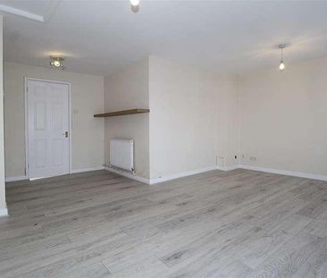 Downfield Road, Cheshunt, EN8 - Photo 2