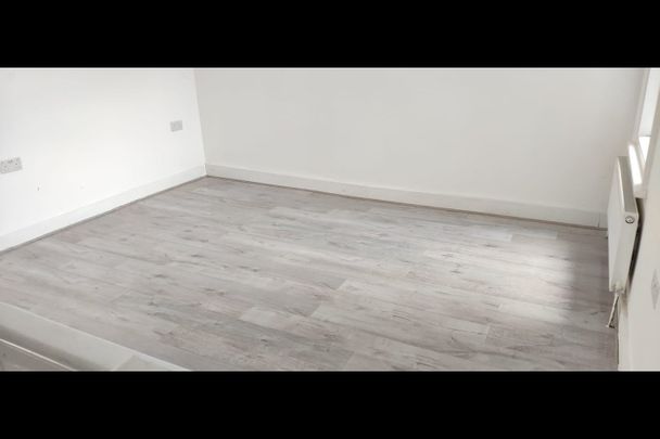 Room in a Shared Flat, Norfolk Road, RG30 - Photo 1