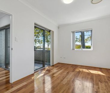 Immaculate and Contemporary 4 Bedroom Townhouse - Photo 5