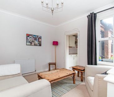 2 bedroom terraced house to rent - Photo 4