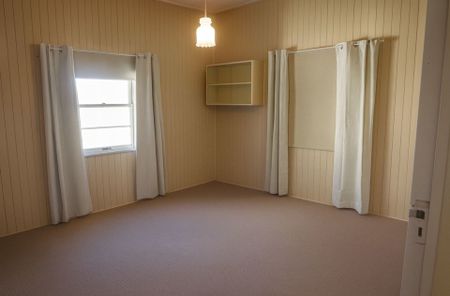 2 Bedroom House Short Stroll to Northpoint Shopping Centre & Parks! - Photo 2