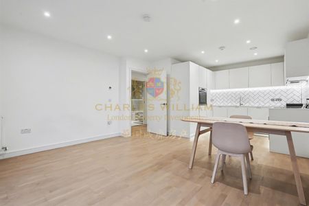 Flat , Edwin House, Accolade Avenue, Southall - Photo 4