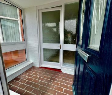 3 bedroom semi-detached house to rent - Photo 6