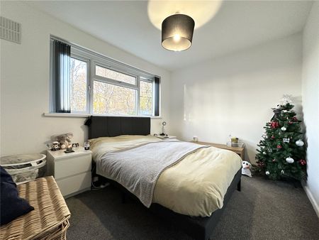 106, Iveson Drive, Leeds, West Yorkshire, LS16 6NL - Photo 5