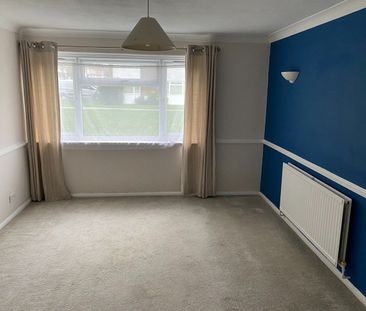 2 Bed Maisonette, Chester Street, RG30 - Photo 1