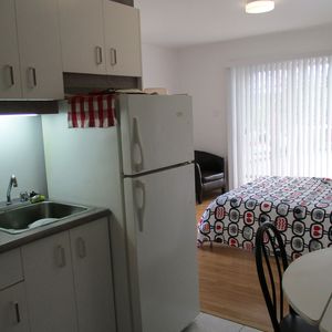STUDIO 1 1/2 - Photo 2