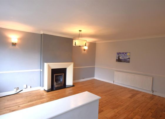 4 bedroom house - detached to rent - Photo 1