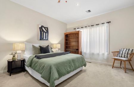 Oakleigh East - Photo 2