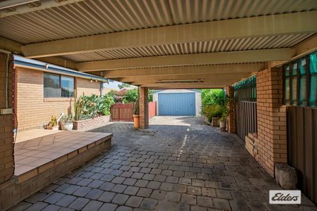 Easy living with lovely gardens! - Photo 4