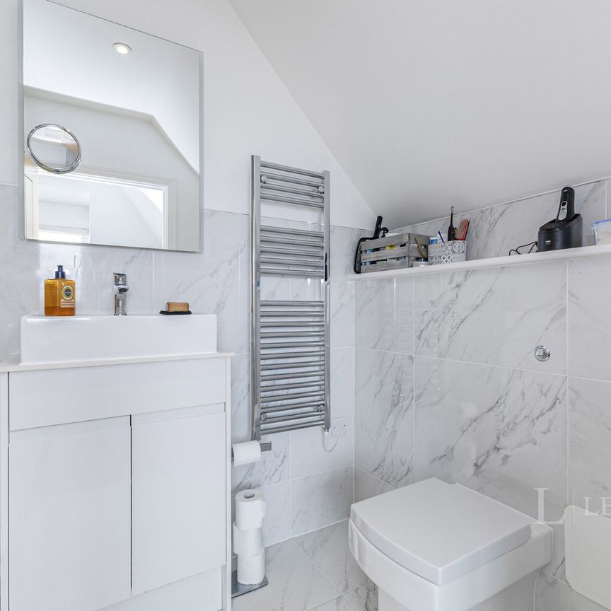 1 bedroom apartment to rent Cleeve Road, Leatherhead, Surrey, KT22 - Photo 1