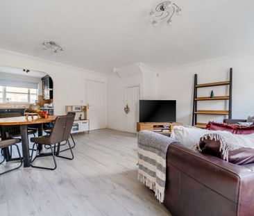 3 bedroom semi-detached house to rent - Photo 3