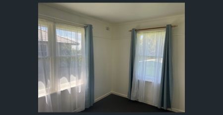 READY TO MOVE IN - Photo 3