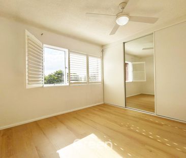 Bright, Updated & Charming One-Bedroom Unit in Prime Location! - Photo 2