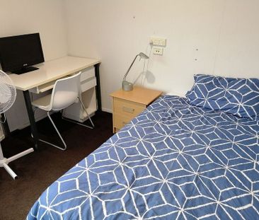 Fully furnished so handy - Photo 6