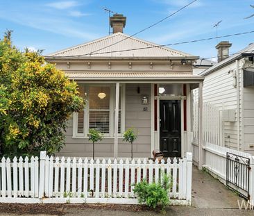 Fresh & Convenient Living in the Heart of Newport - Photo 6